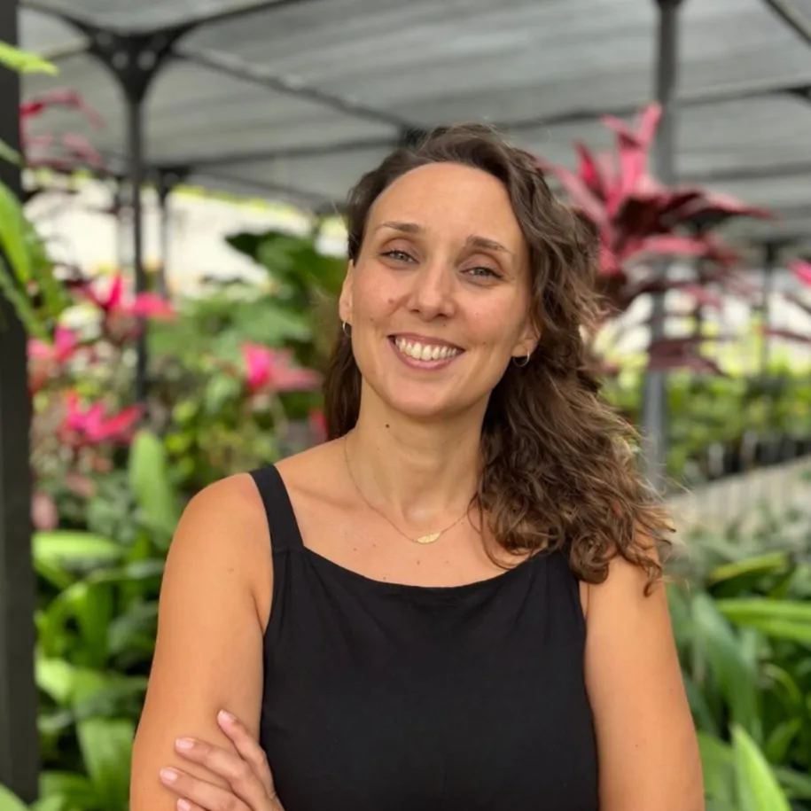 Léna Pronost, sophrologue, prête pour une séance de sophrologie en visio